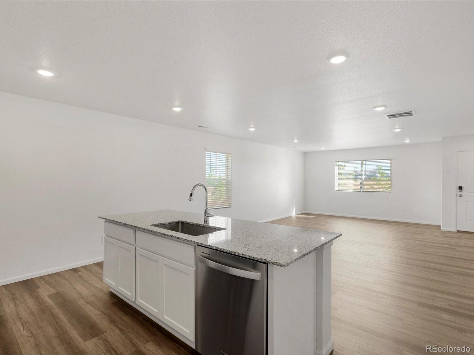 MLS Image #5 for 21097 e 65th avenue,aurora, Colorado