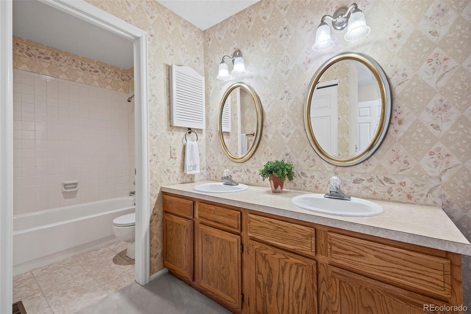 MLS Image #17 for 8233 s high court ,centennial, Colorado