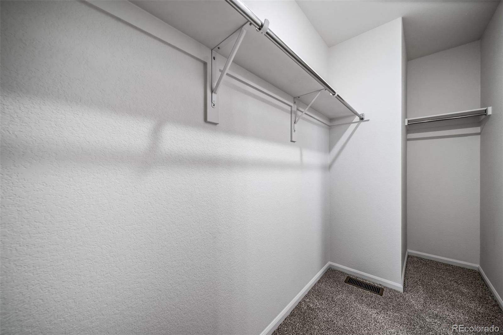 MLS Image #18 for 22335 e 39th avenue,aurora, Colorado
