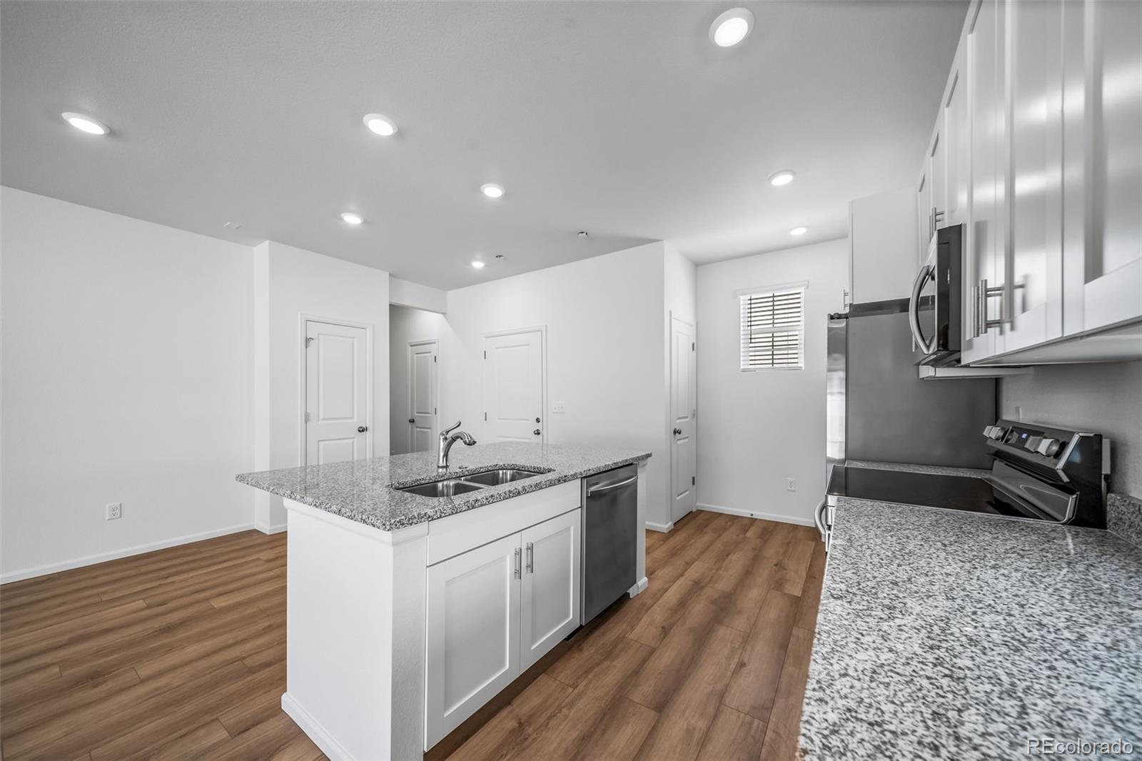 MLS Image #8 for 22335 e 39th avenue,aurora, Colorado
