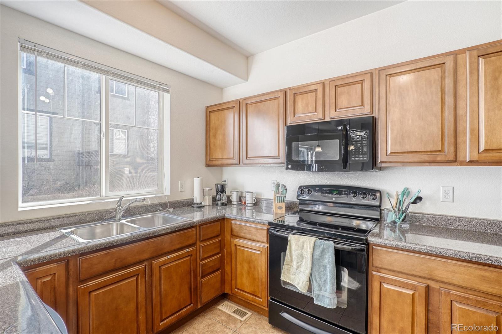 MLS Image #5 for 12944  grant circle,thornton, Colorado