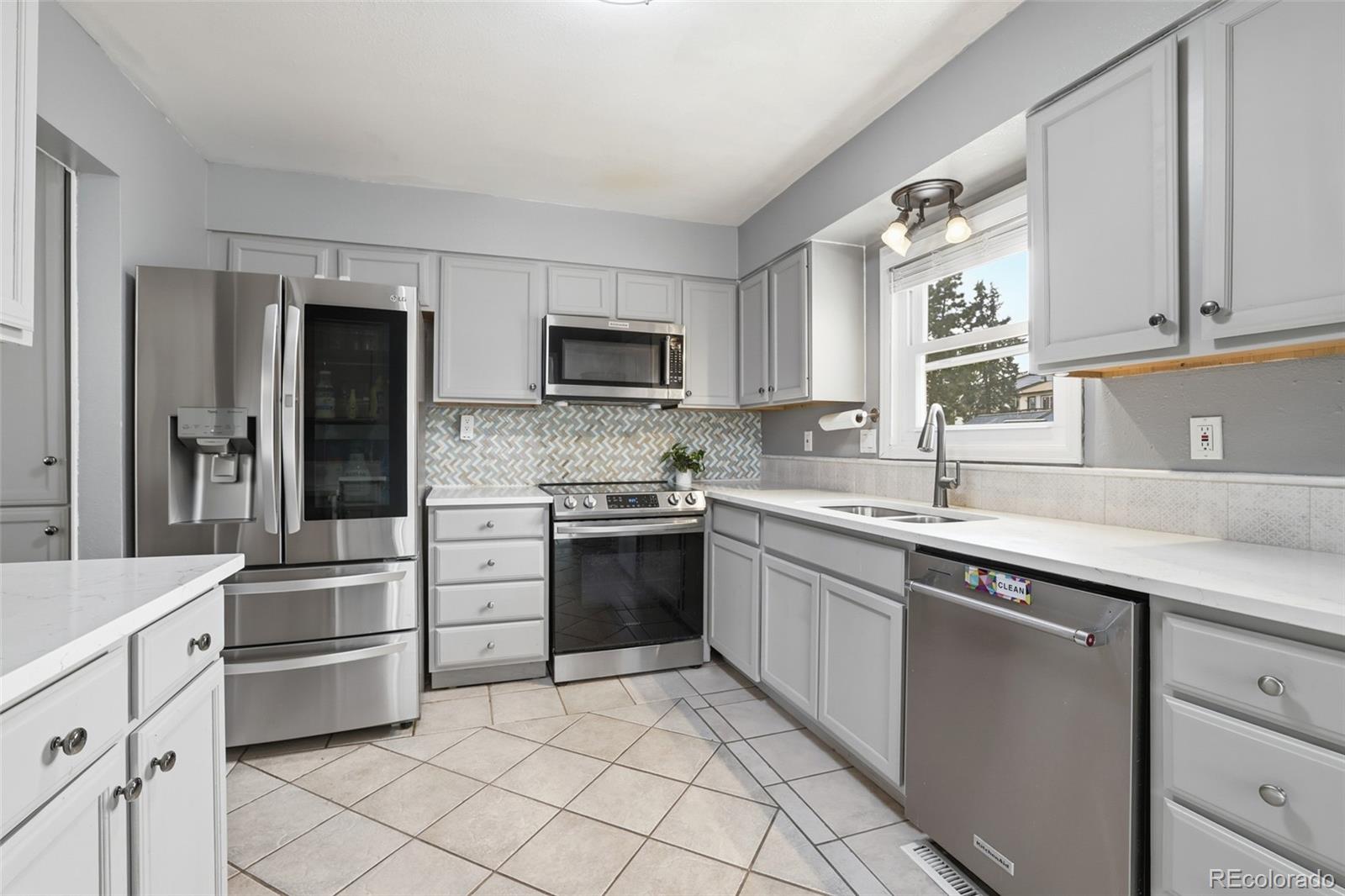 MLS Image #15 for 3949 s hannibal street,aurora, Colorado