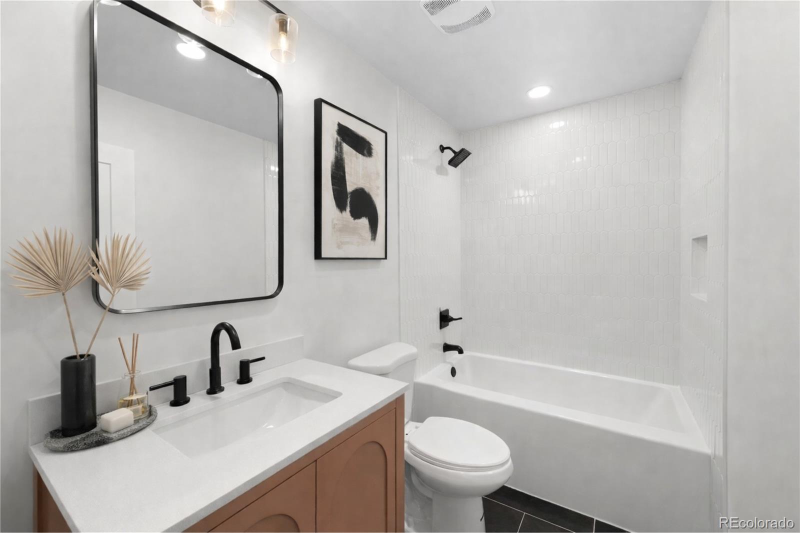 MLS Image #17 for 2849 n vine street,denver, Colorado