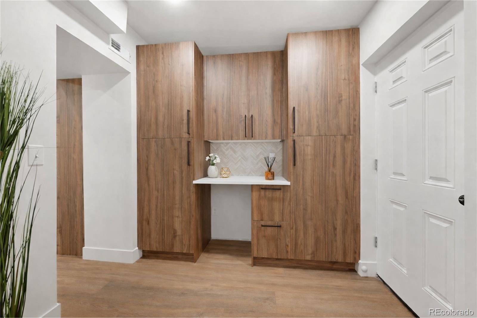 MLS Image #8 for 2849 n vine street,denver, Colorado
