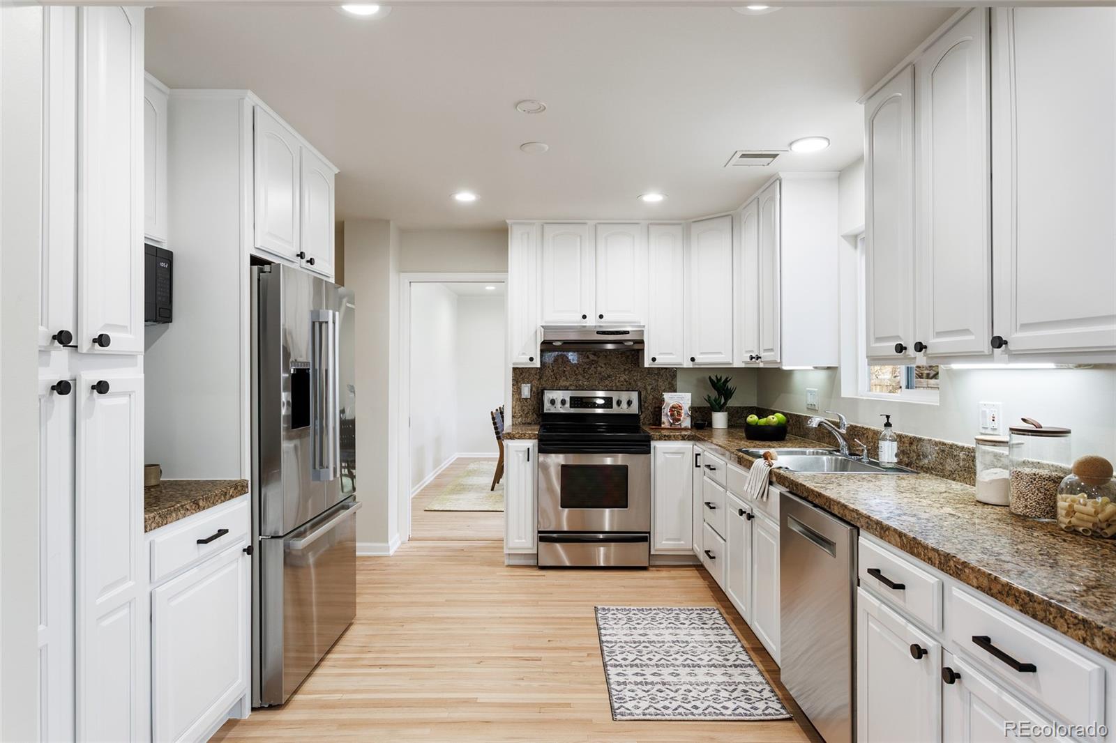 MLS Image #12 for 1025 s cook street,denver, Colorado