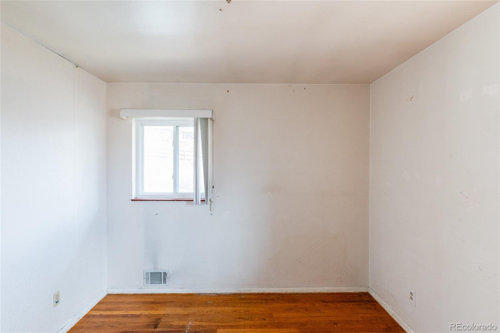 MLS Image #10 for 3412 s patton way,denver, Colorado