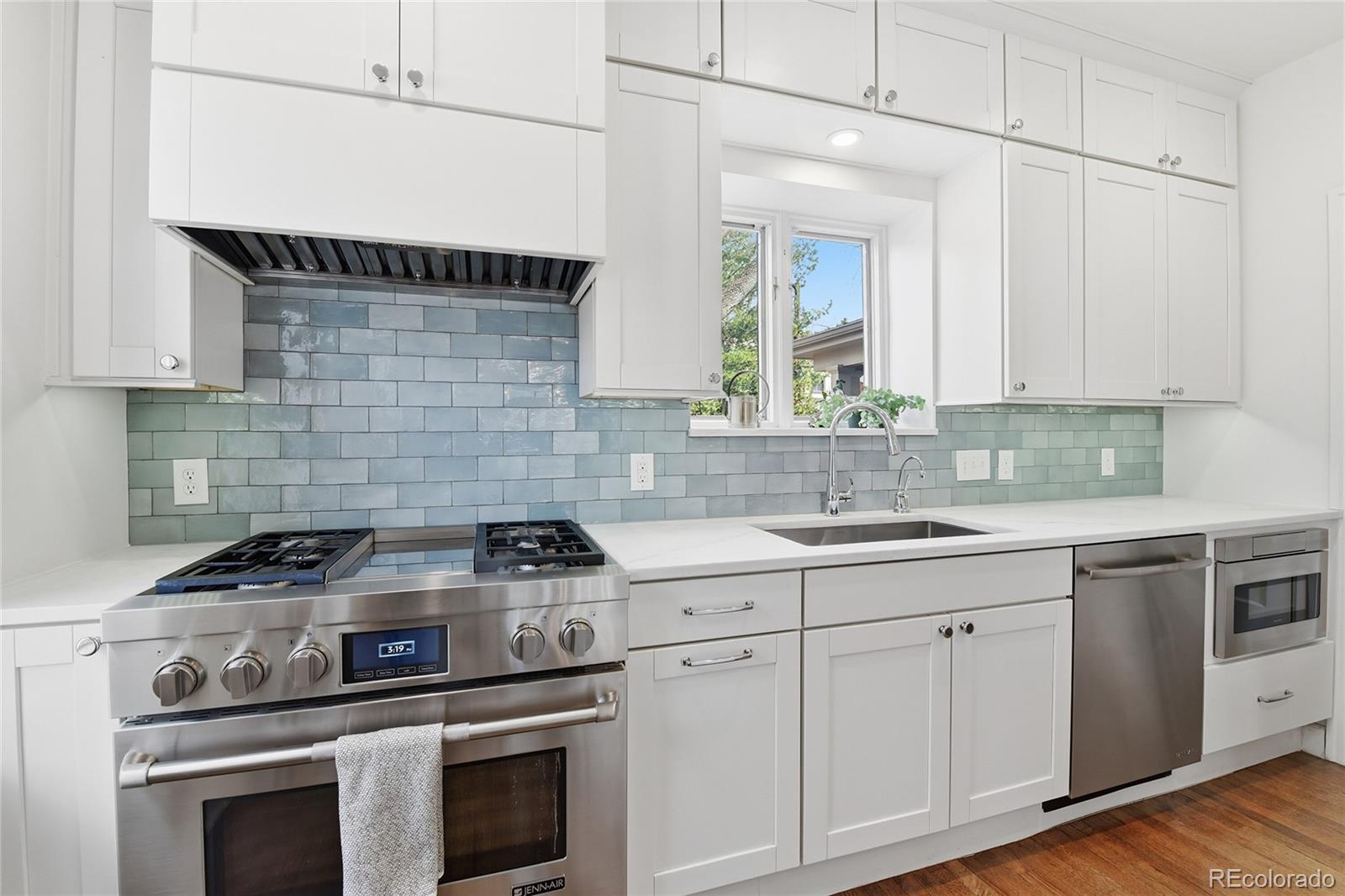 MLS Image #16 for 1960  leyden street,denver, Colorado