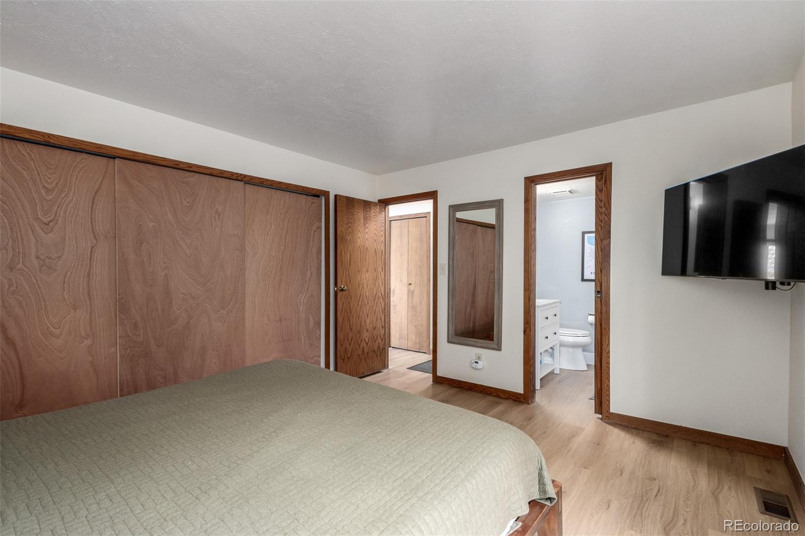 MLS Image #16 for 704 n pearl street,denver, Colorado