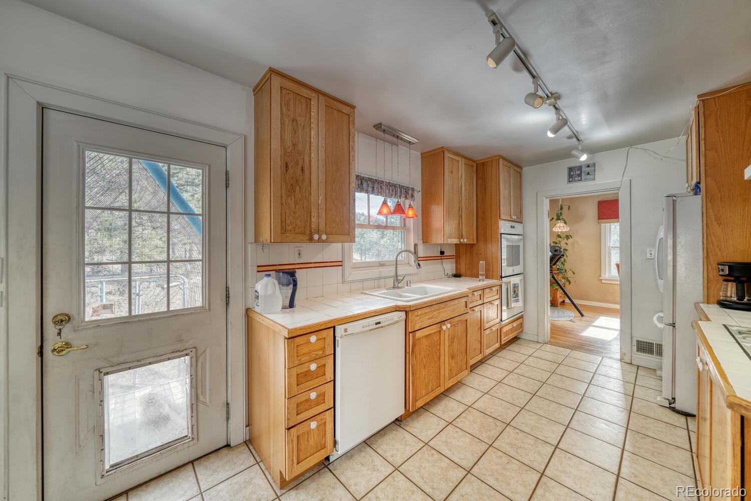 MLS Image #11 for 8225 w us highway 24 ,cascade, Colorado