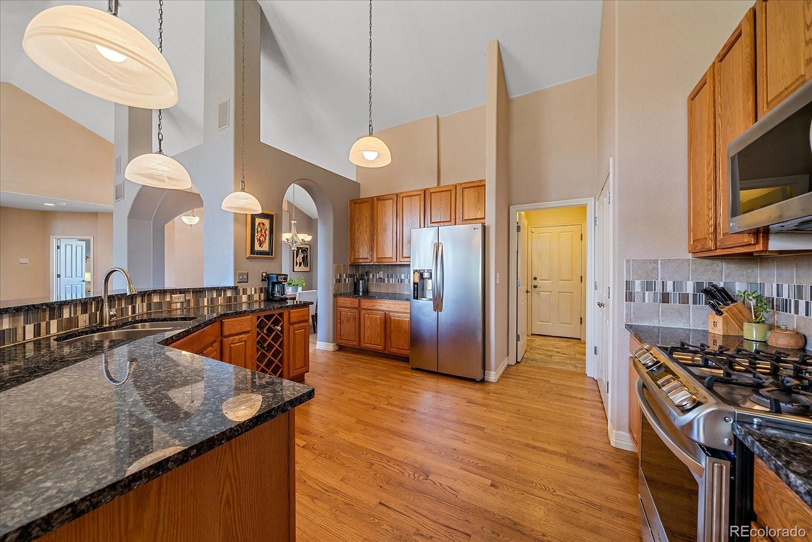 MLS Image #12 for 1075 s elmira street,denver, Colorado