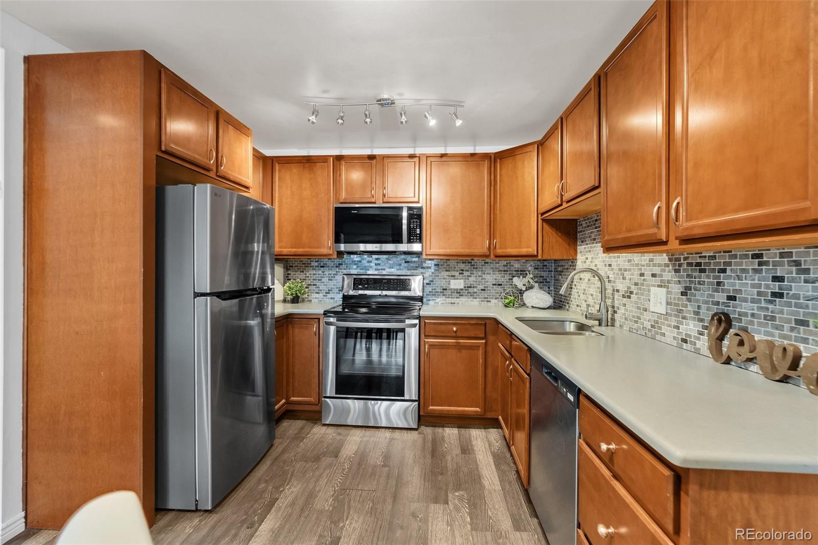 MLS Image #16 for 9300 e center avenue,denver, Colorado