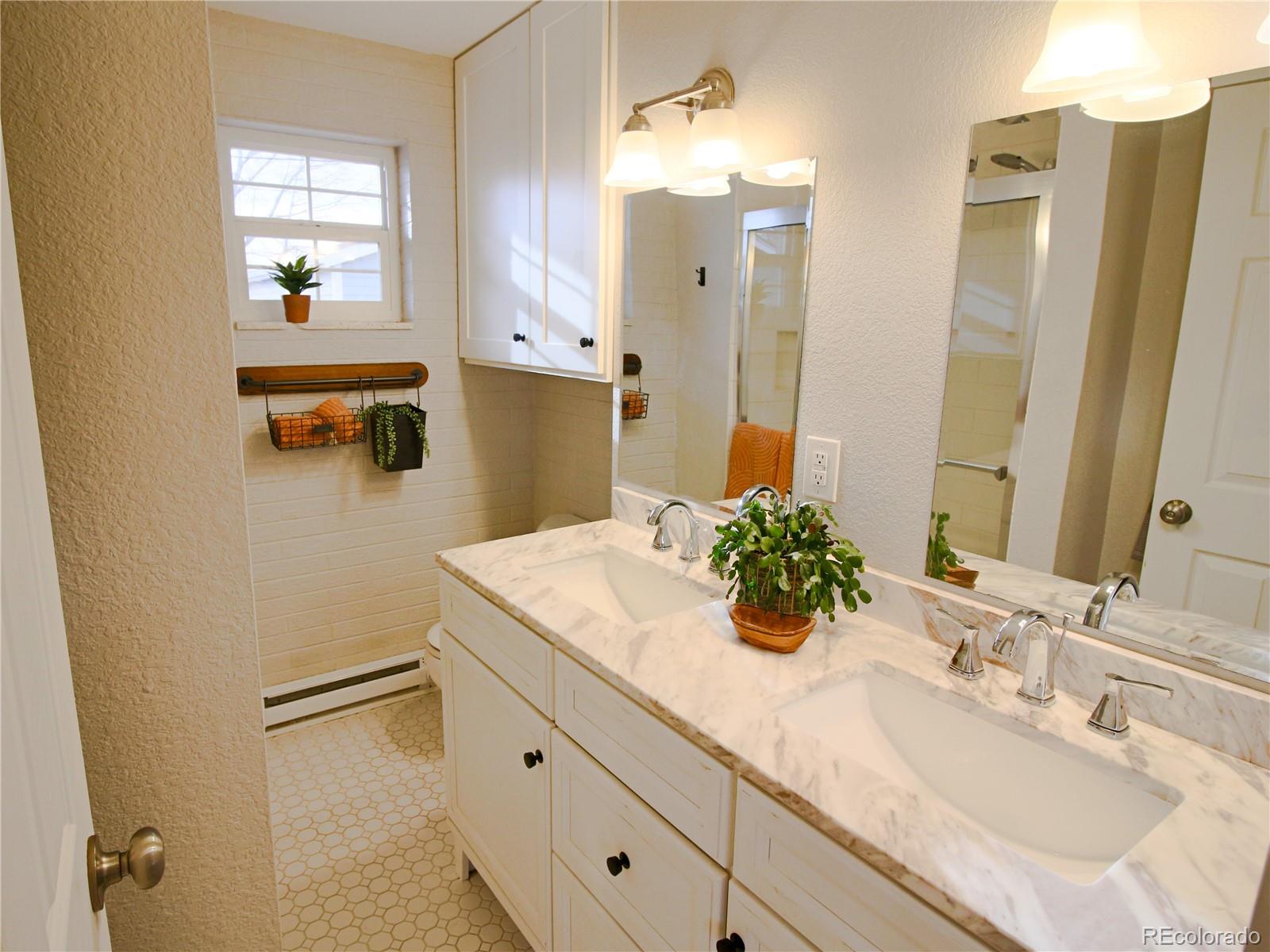 MLS Image #19 for 1635 s steele street,denver, Colorado