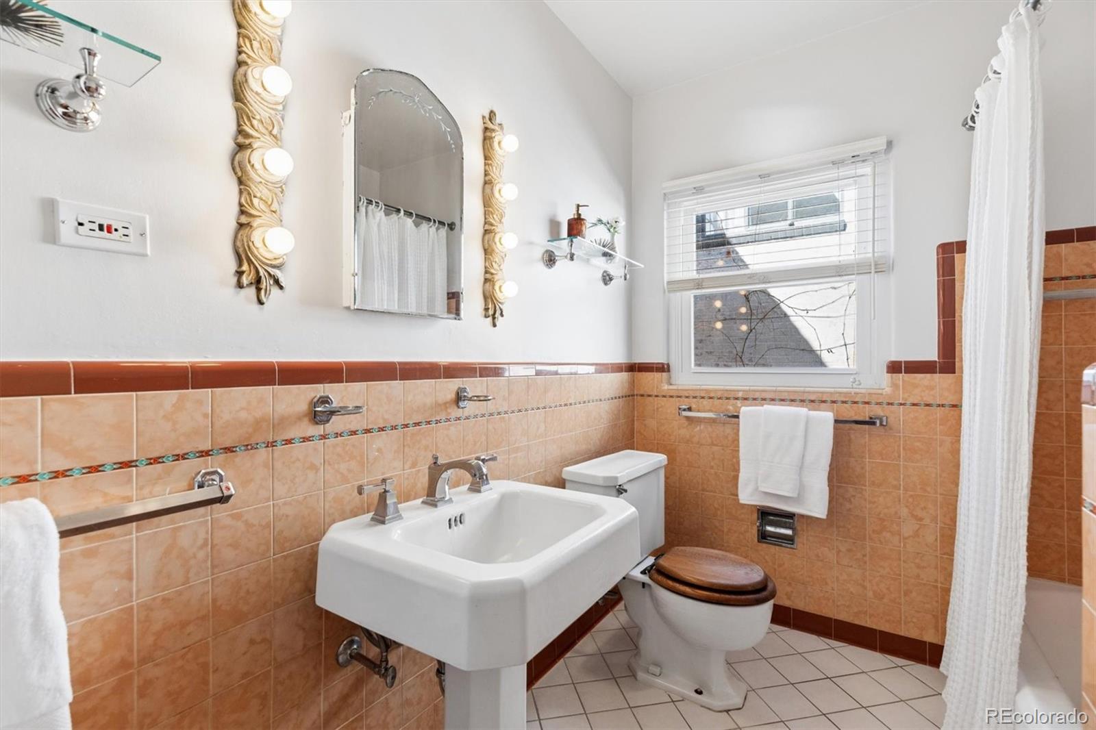 MLS Image #14 for 712  forest street,denver, Colorado