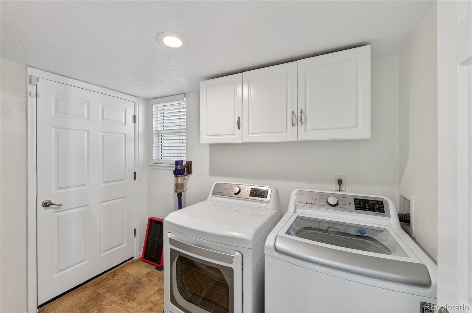 MLS Image #18 for 9985  deer creek court,highlands ranch, Colorado