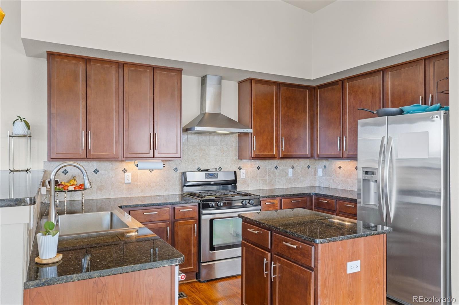 MLS Image #10 for 1488  madison street 501,denver, Colorado