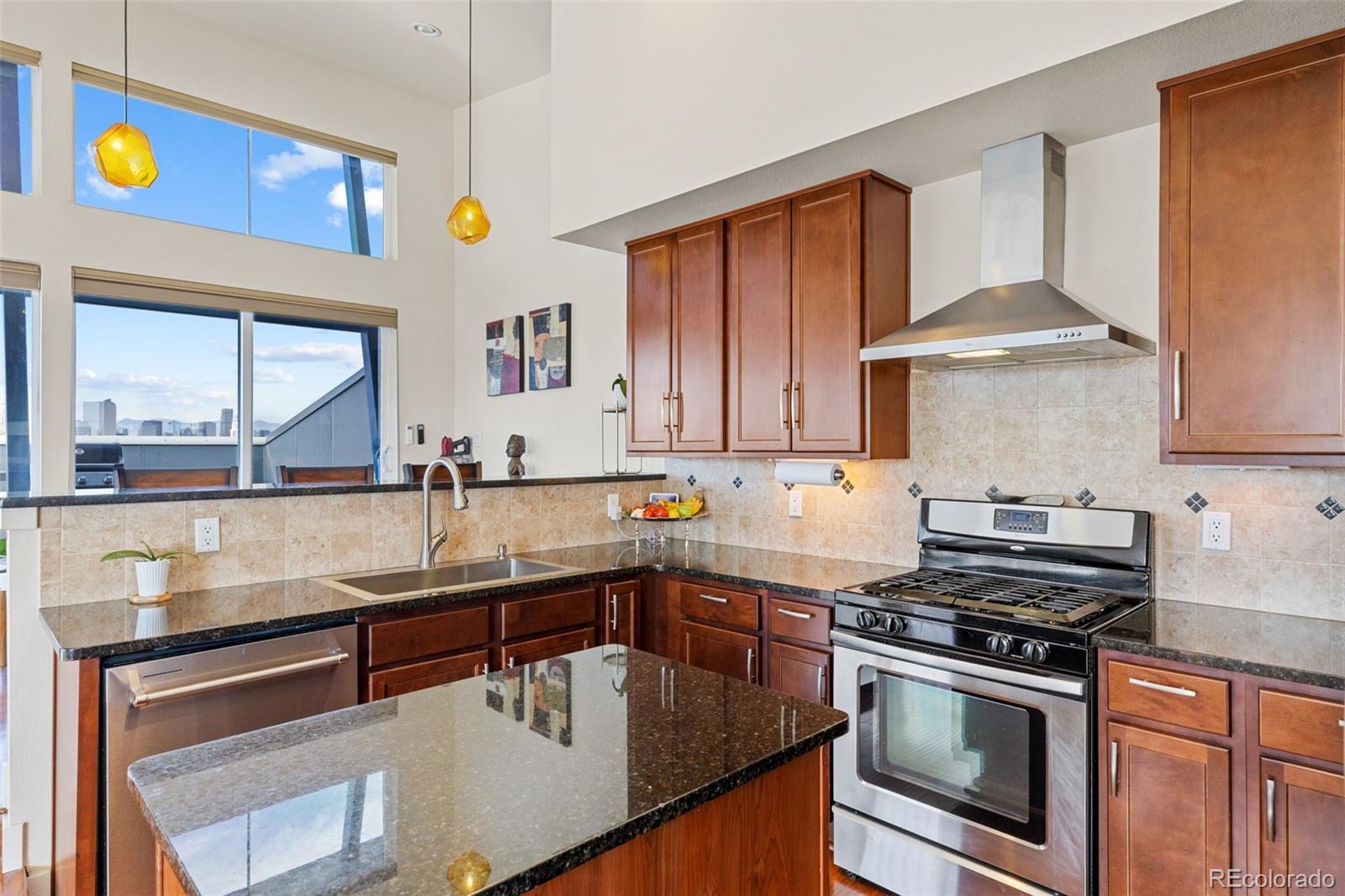 MLS Image #11 for 1488  madison street 501,denver, Colorado