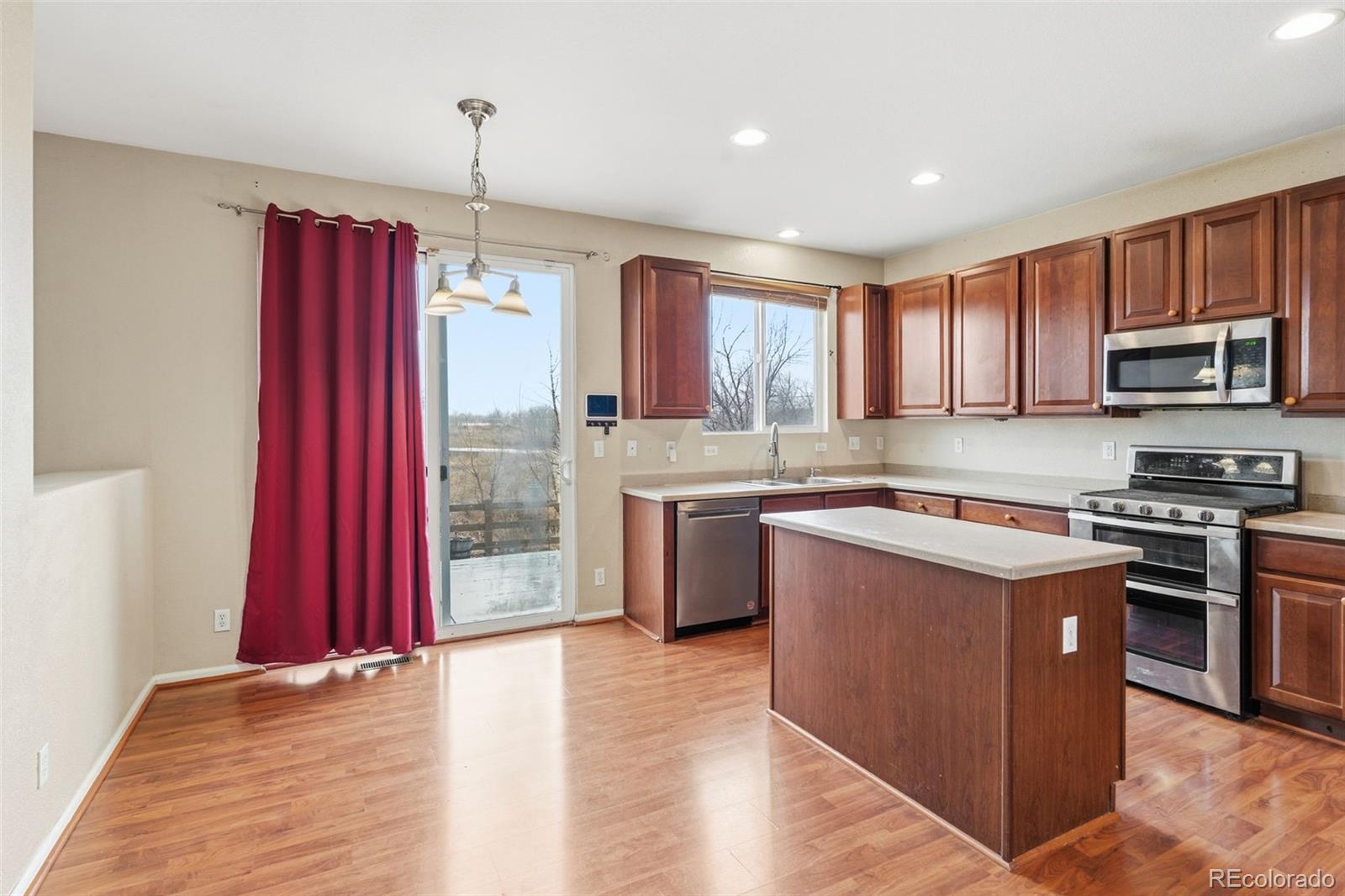 MLS Image #11 for 16020 e 55th avenue,denver, Colorado