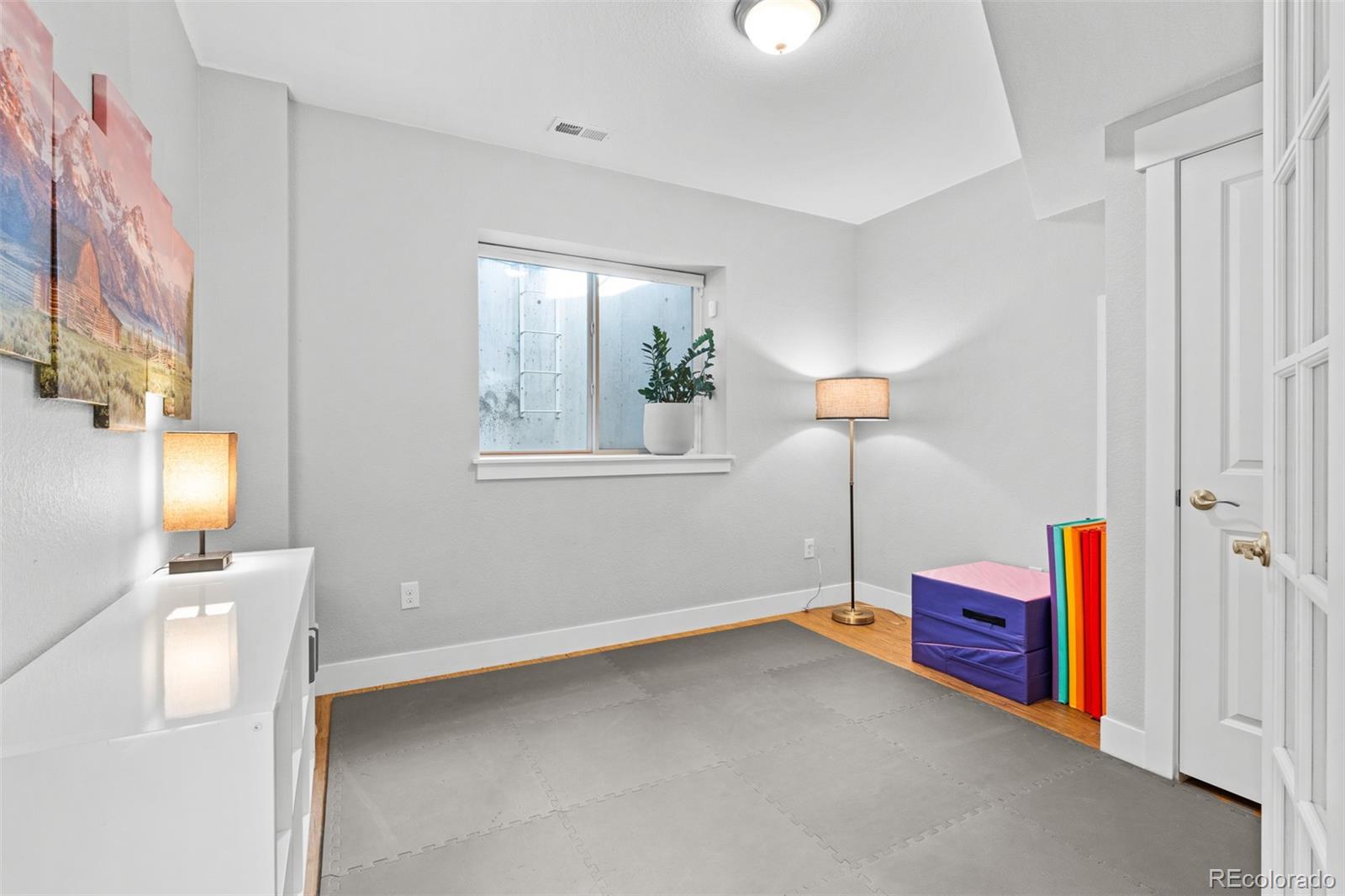 MLS Image #40 for 10137 e 31st avenue,denver, Colorado