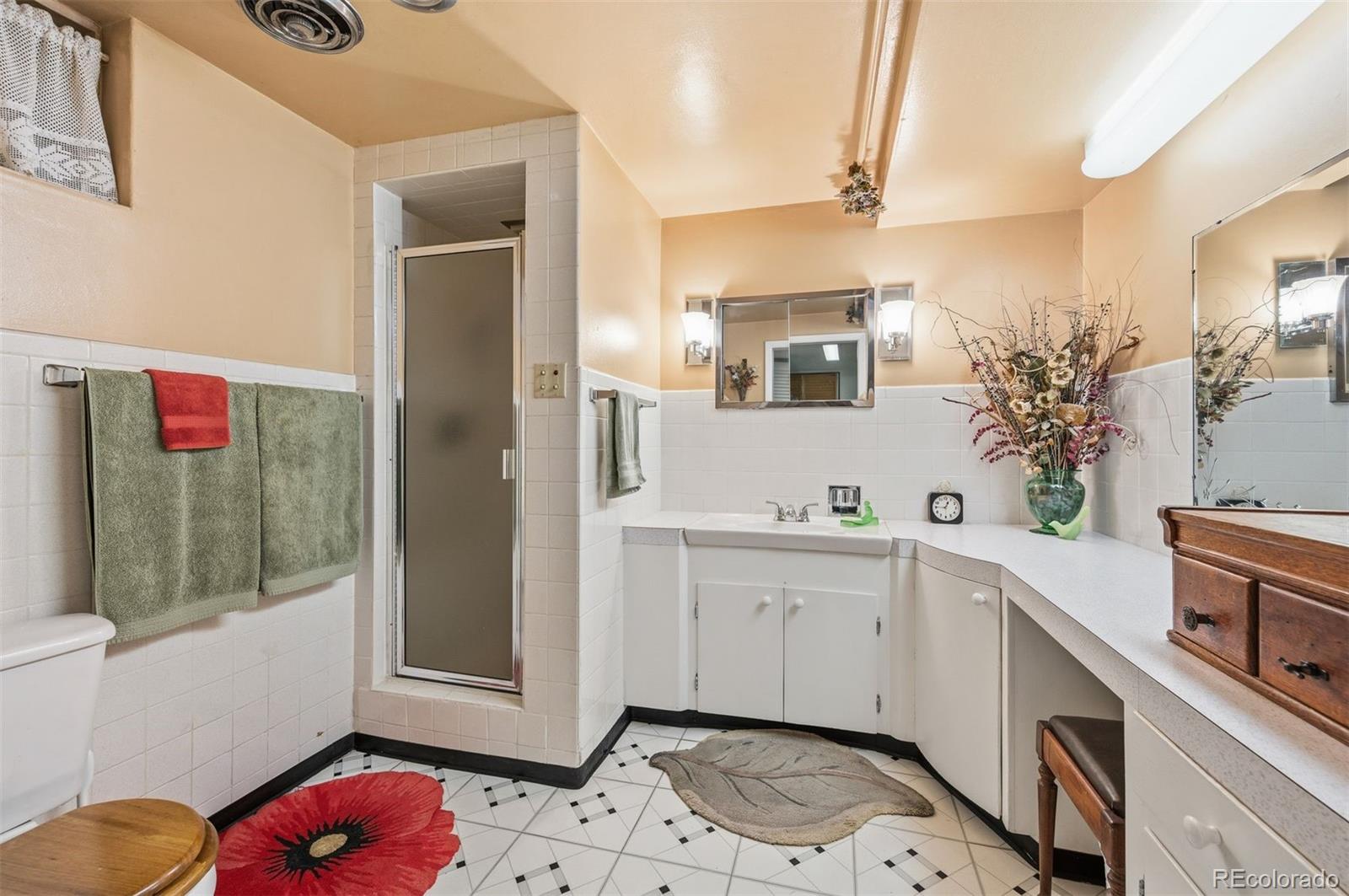 MLS Image #11 for 2361 s holly place,denver, Colorado