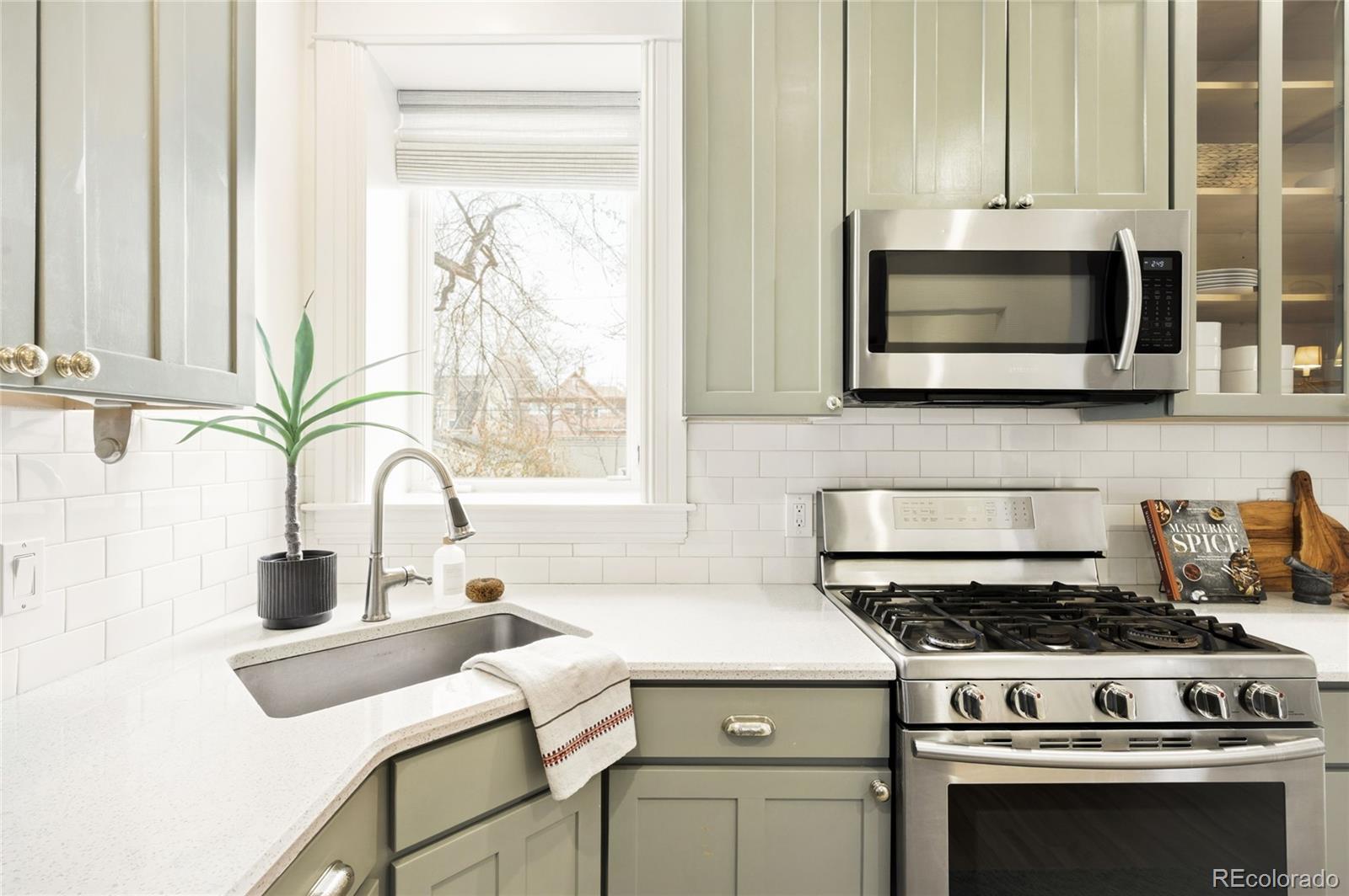 MLS Image #13 for 1620  steele street,denver, Colorado