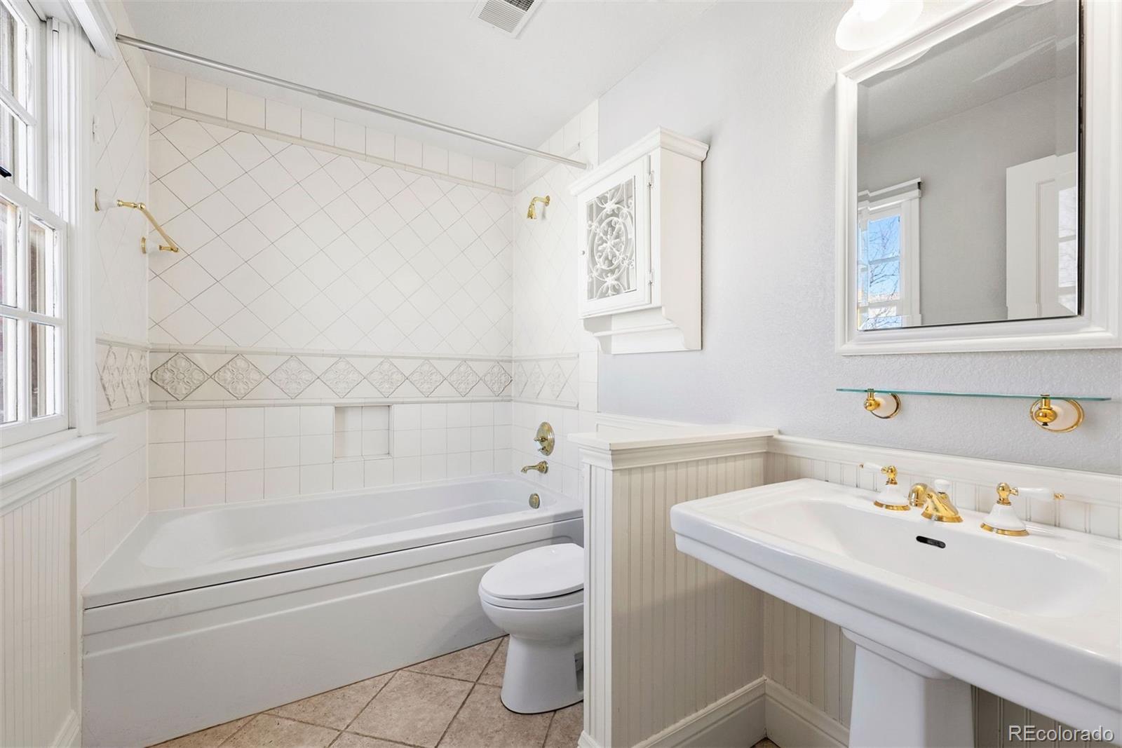 MLS Image #12 for 350  clayton street a,denver, Colorado