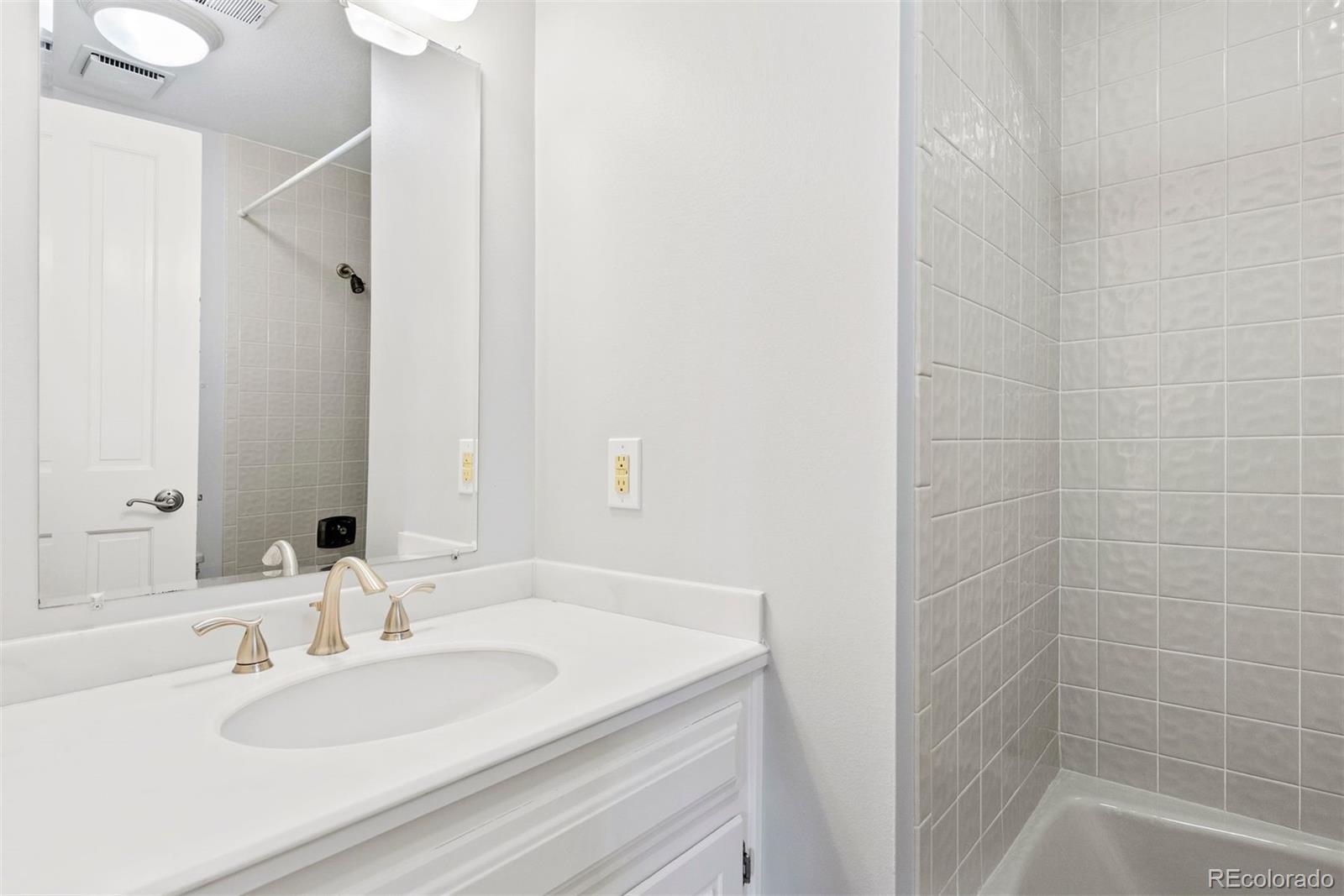 MLS Image #14 for 350  clayton street a,denver, Colorado