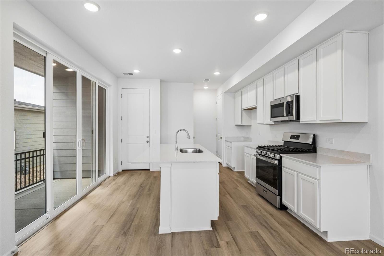MLS Image #6 for 17235 e alameda parkway,aurora, Colorado