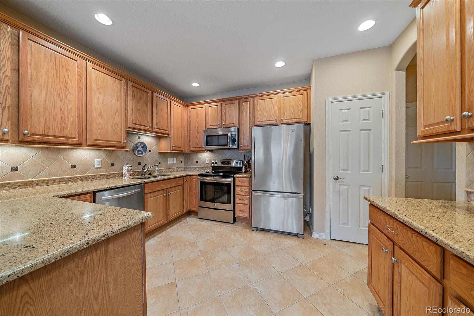 MLS Image #9 for 22124 e euclid drive,aurora, Colorado