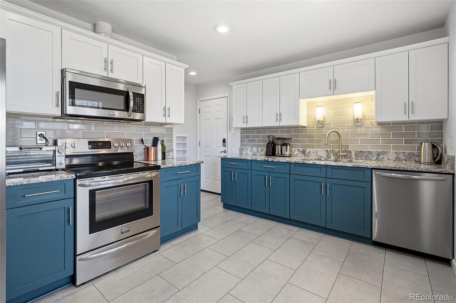 MLS Image #11 for 2702 s stuart street,denver, Colorado
