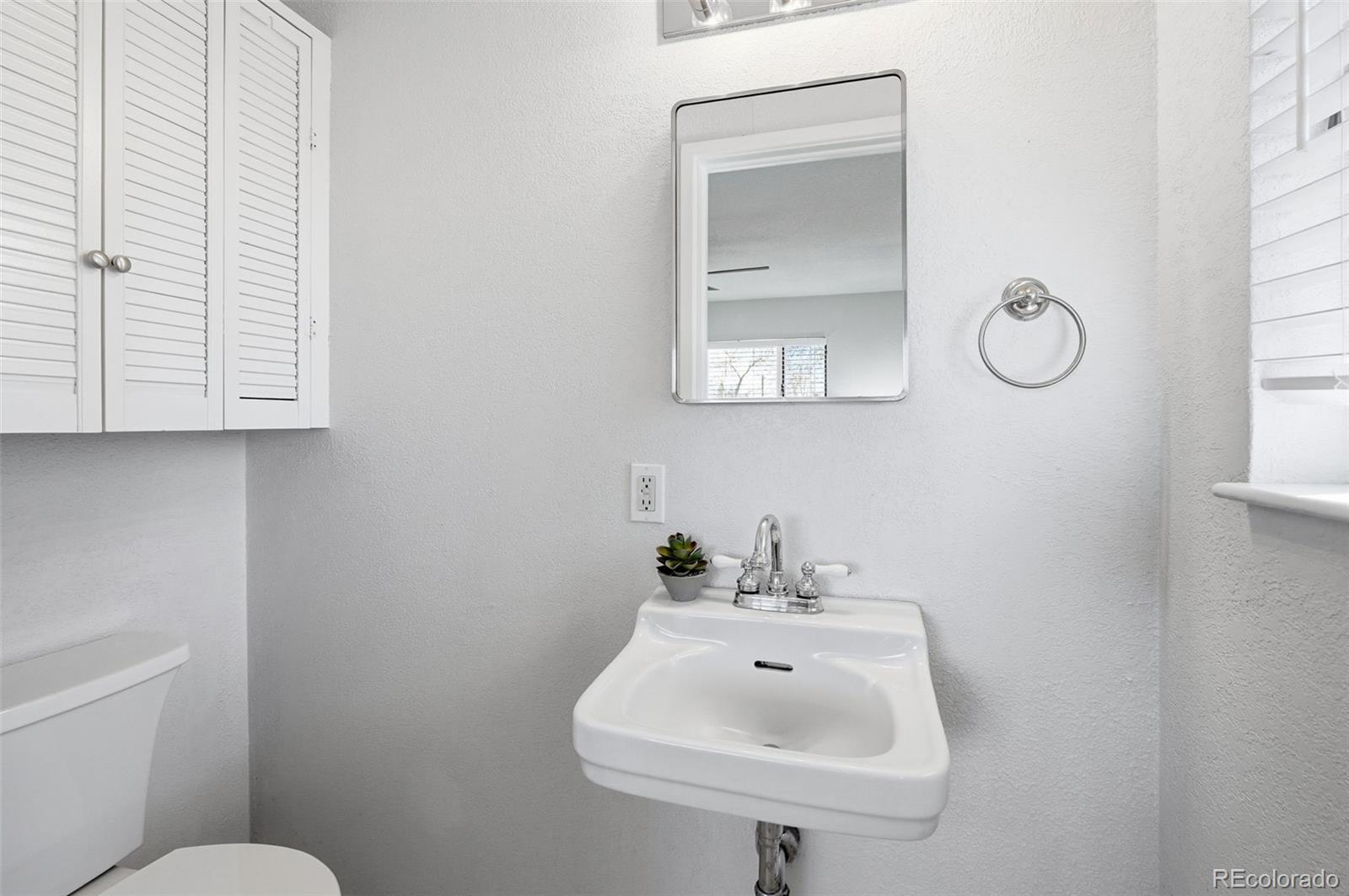 MLS Image #18 for 2702 s stuart street,denver, Colorado