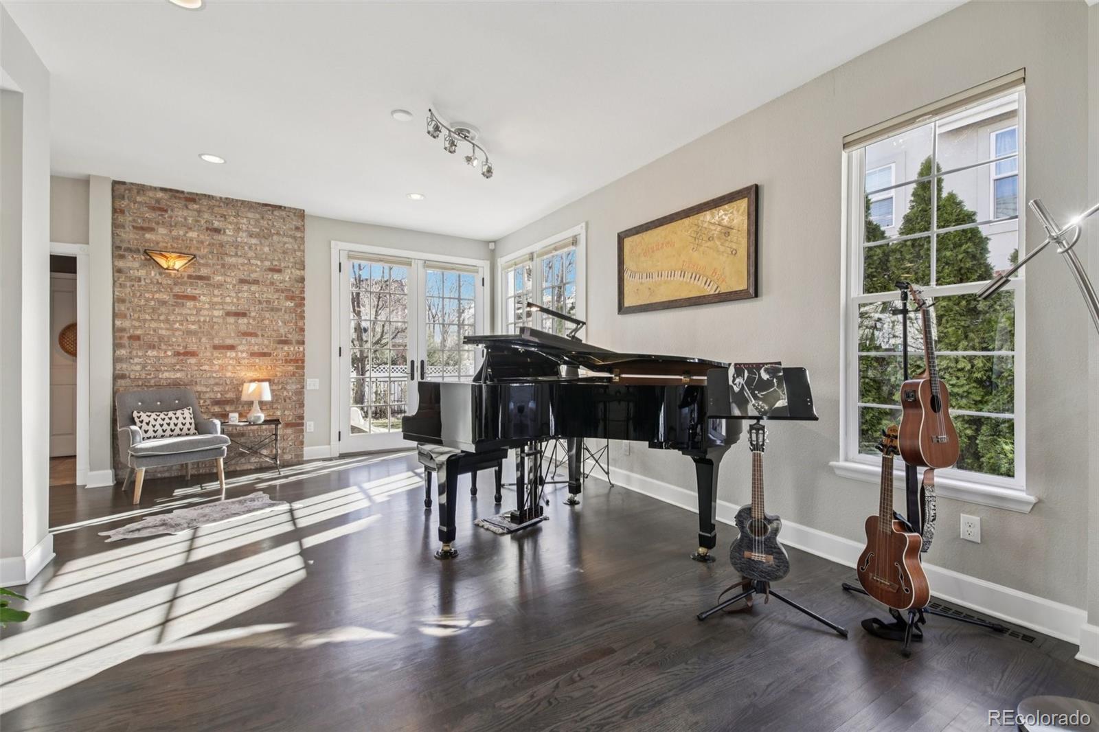MLS Image #10 for 982  roslyn street,denver, Colorado