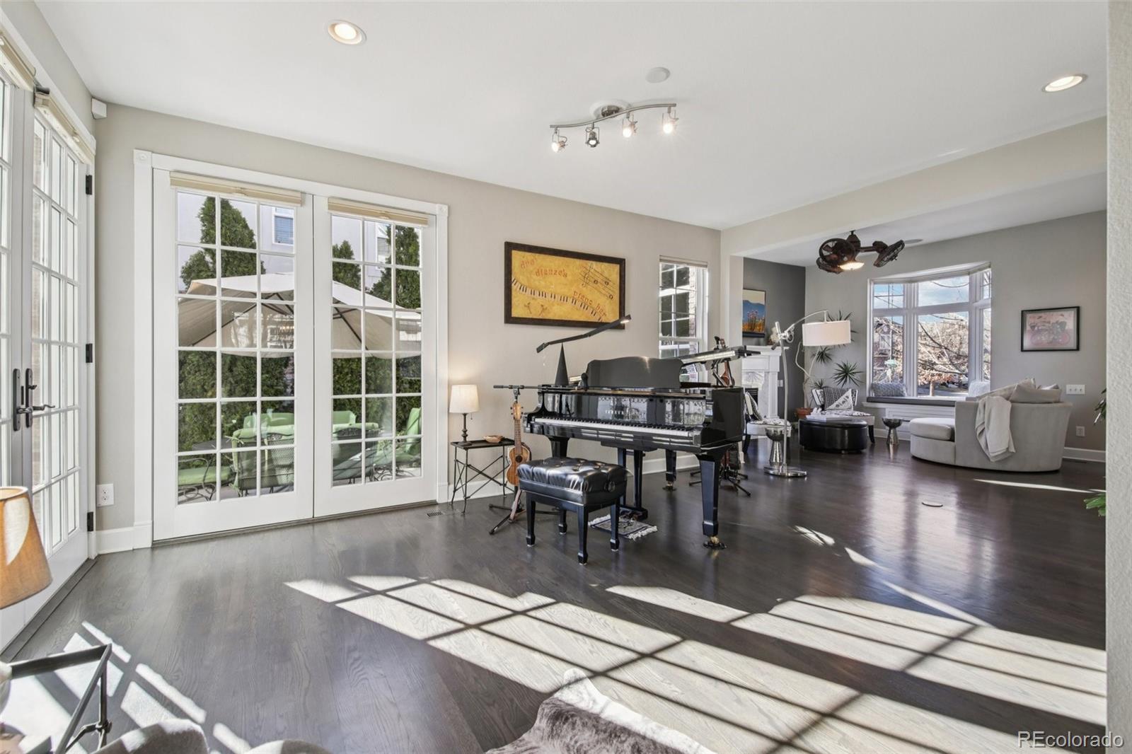 MLS Image #11 for 982  roslyn street,denver, Colorado