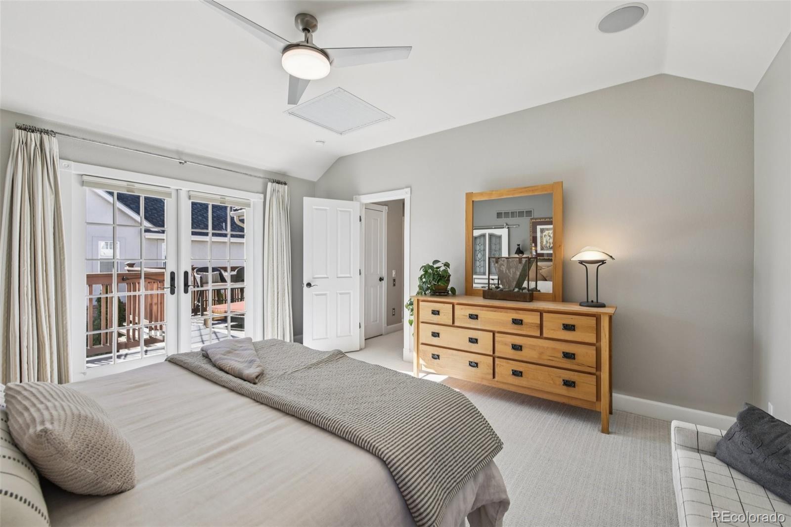 MLS Image #17 for 982  roslyn street,denver, Colorado
