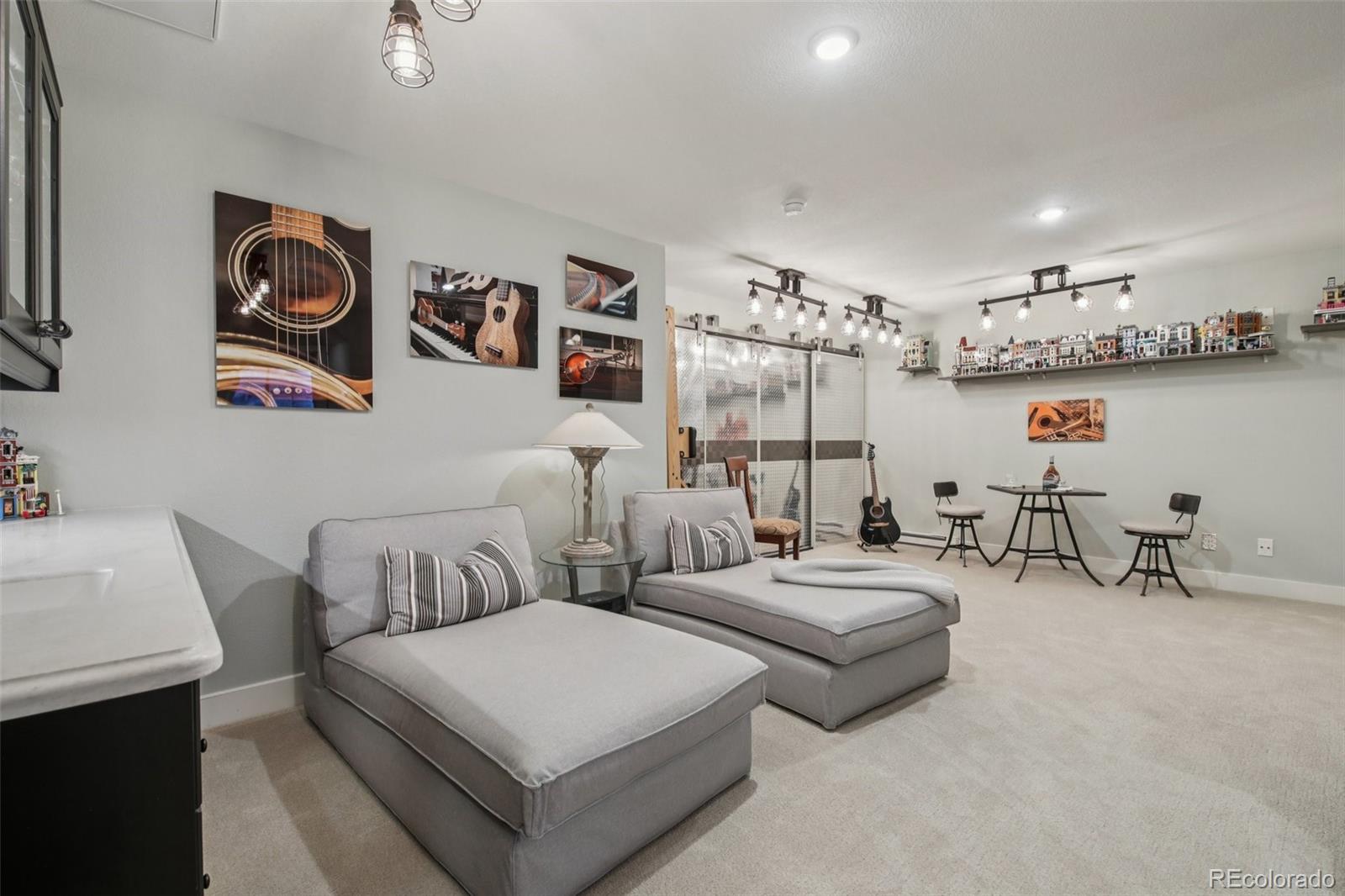 MLS Image #34 for 982  roslyn street,denver, Colorado