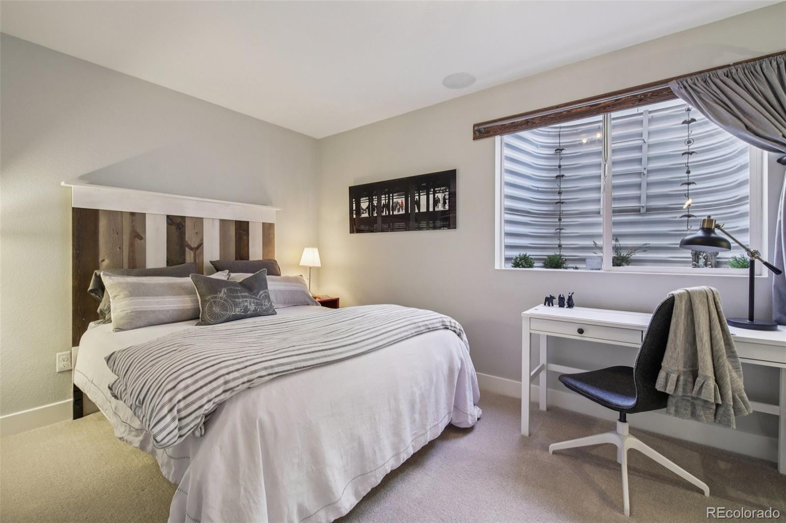 MLS Image #36 for 982  roslyn street,denver, Colorado