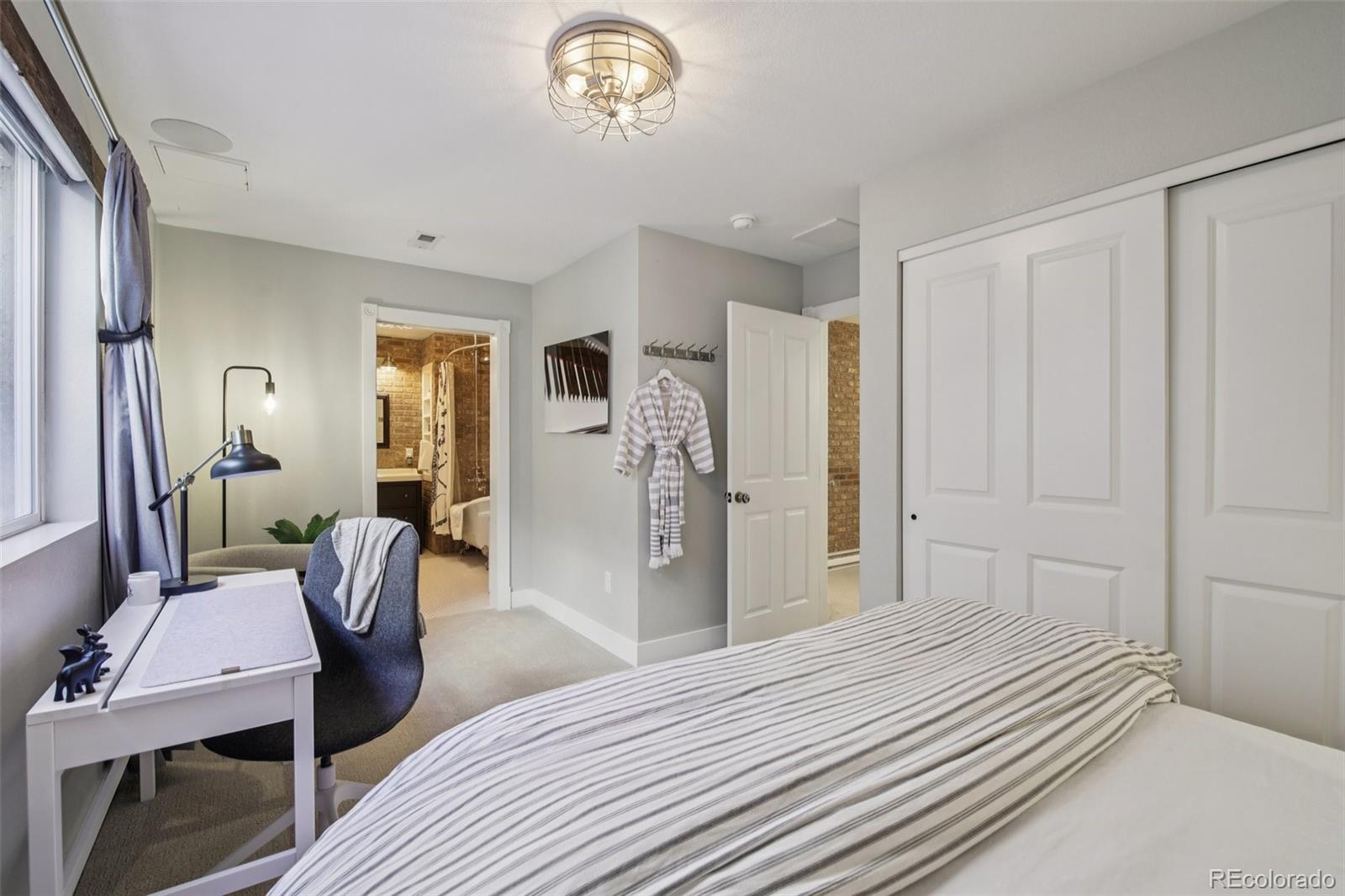 MLS Image #37 for 982  roslyn street,denver, Colorado
