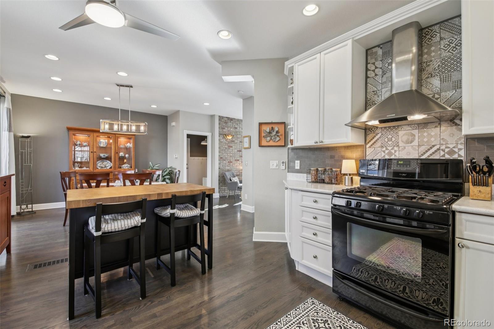 MLS Image #8 for 982  roslyn street,denver, Colorado
