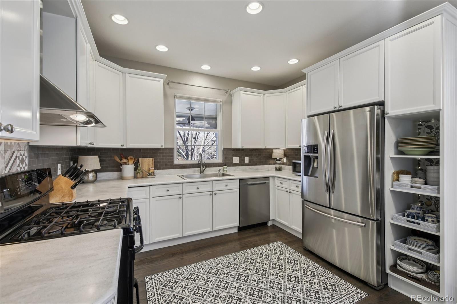 MLS Image #9 for 982  roslyn street,denver, Colorado