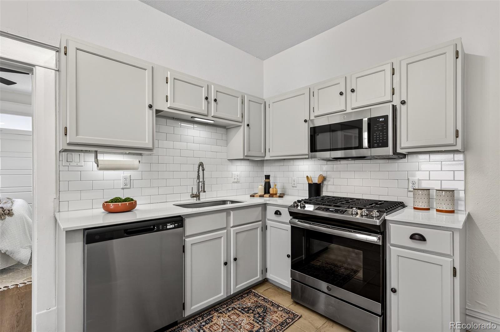 MLS Image #10 for 476 s grant street,denver, Colorado