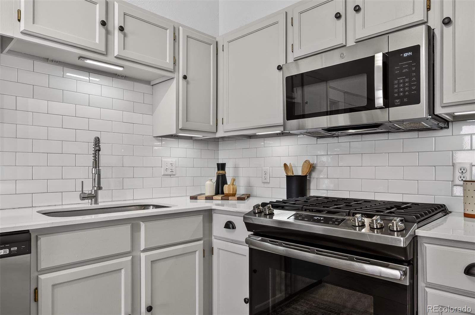MLS Image #11 for 476 s grant street,denver, Colorado