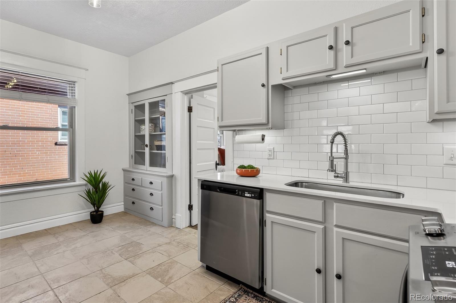 MLS Image #13 for 476 s grant street,denver, Colorado