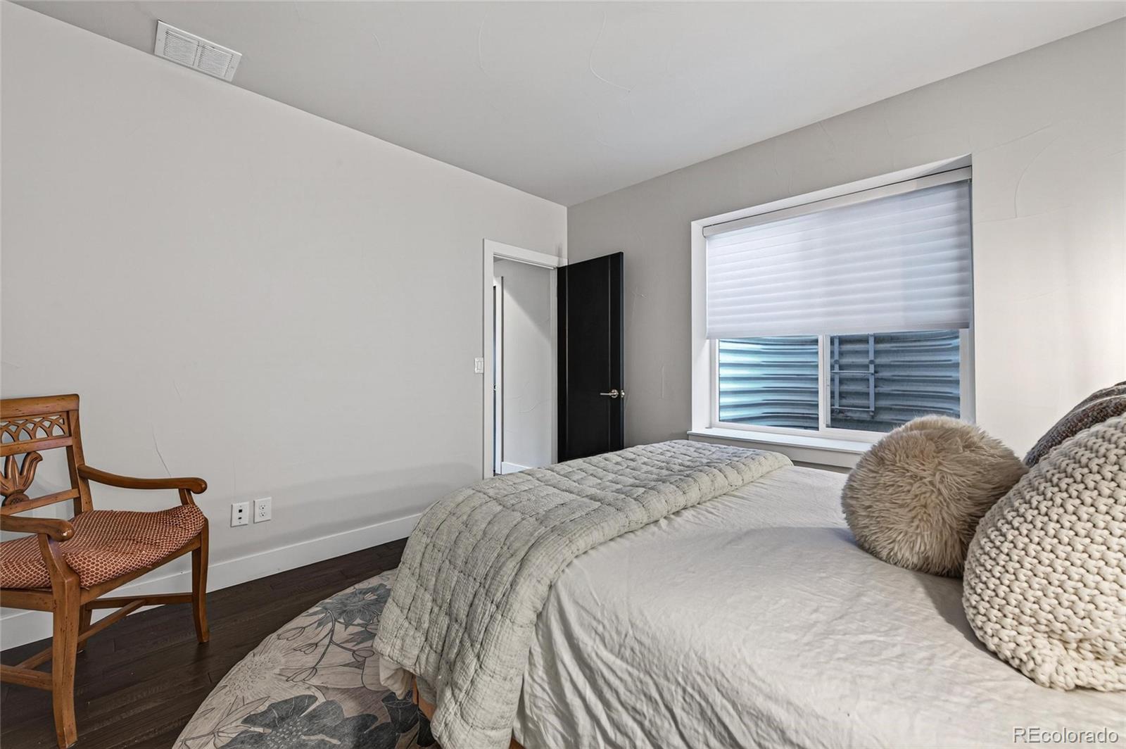 MLS Image #36 for 5037  utica street,denver, Colorado