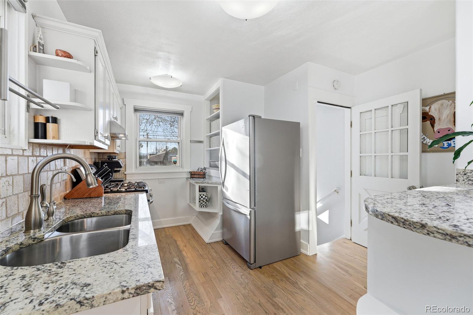 MLS Image #10 for 1573 s lincoln street,denver, Colorado