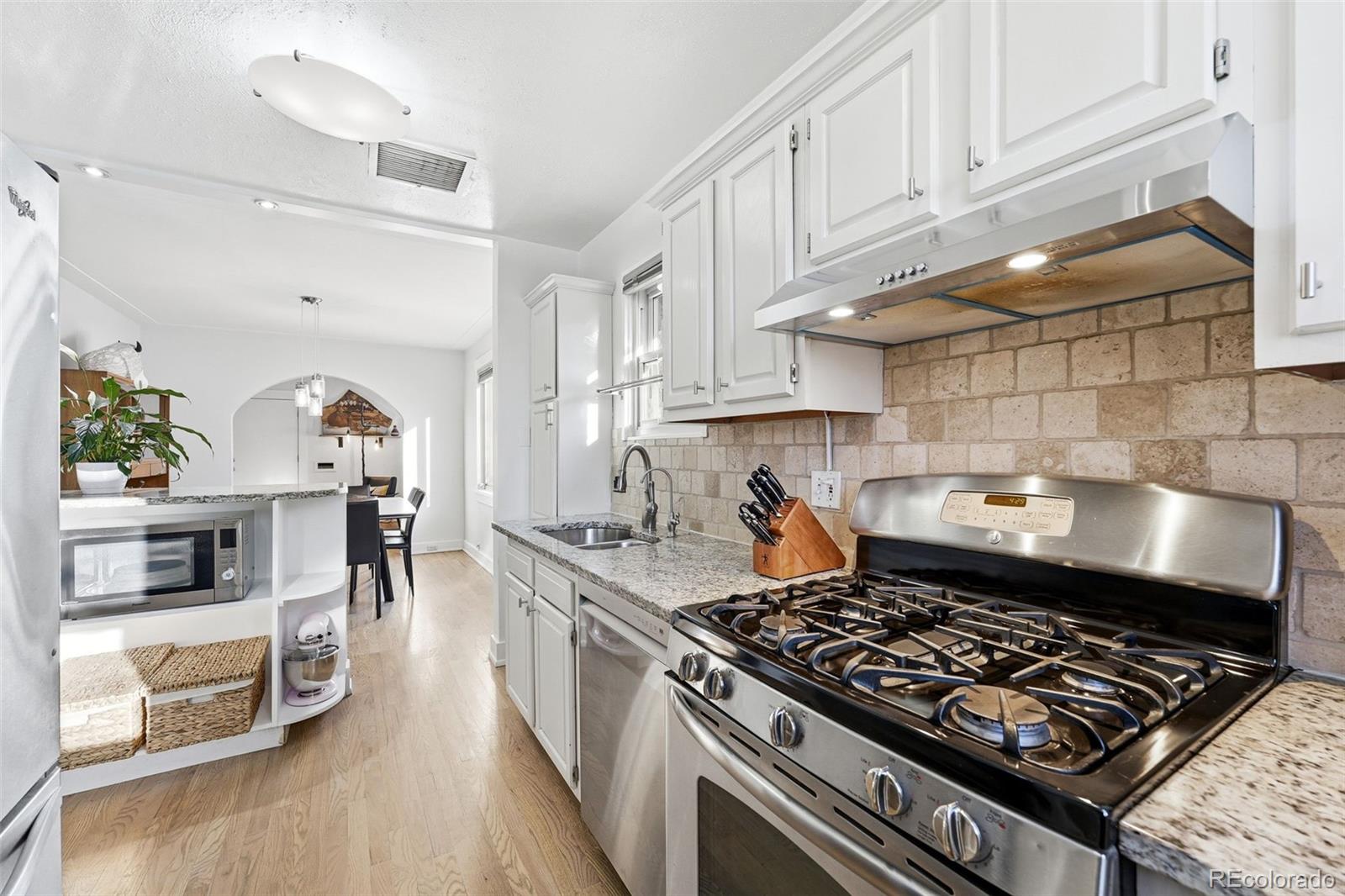 MLS Image #11 for 1573 s lincoln street,denver, Colorado