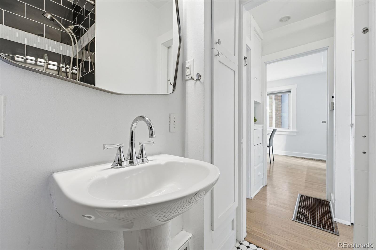MLS Image #16 for 1573 s lincoln street,denver, Colorado