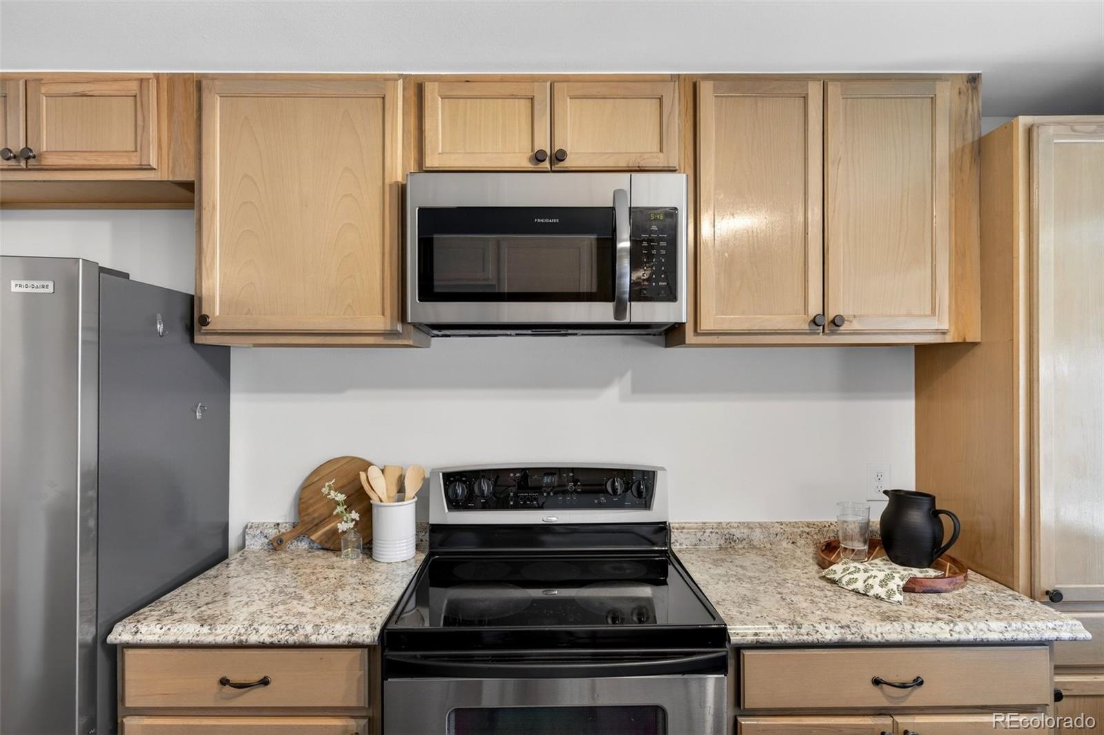 MLS Image #11 for 2682  meadowbrook drive,denver, Colorado