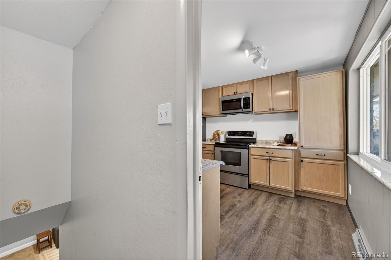 MLS Image #12 for 2682  meadowbrook drive,denver, Colorado