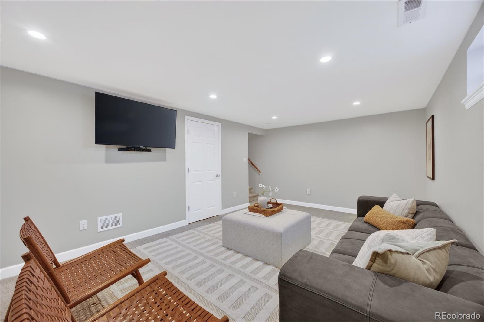 MLS Image #23 for 2682  meadowbrook drive,denver, Colorado