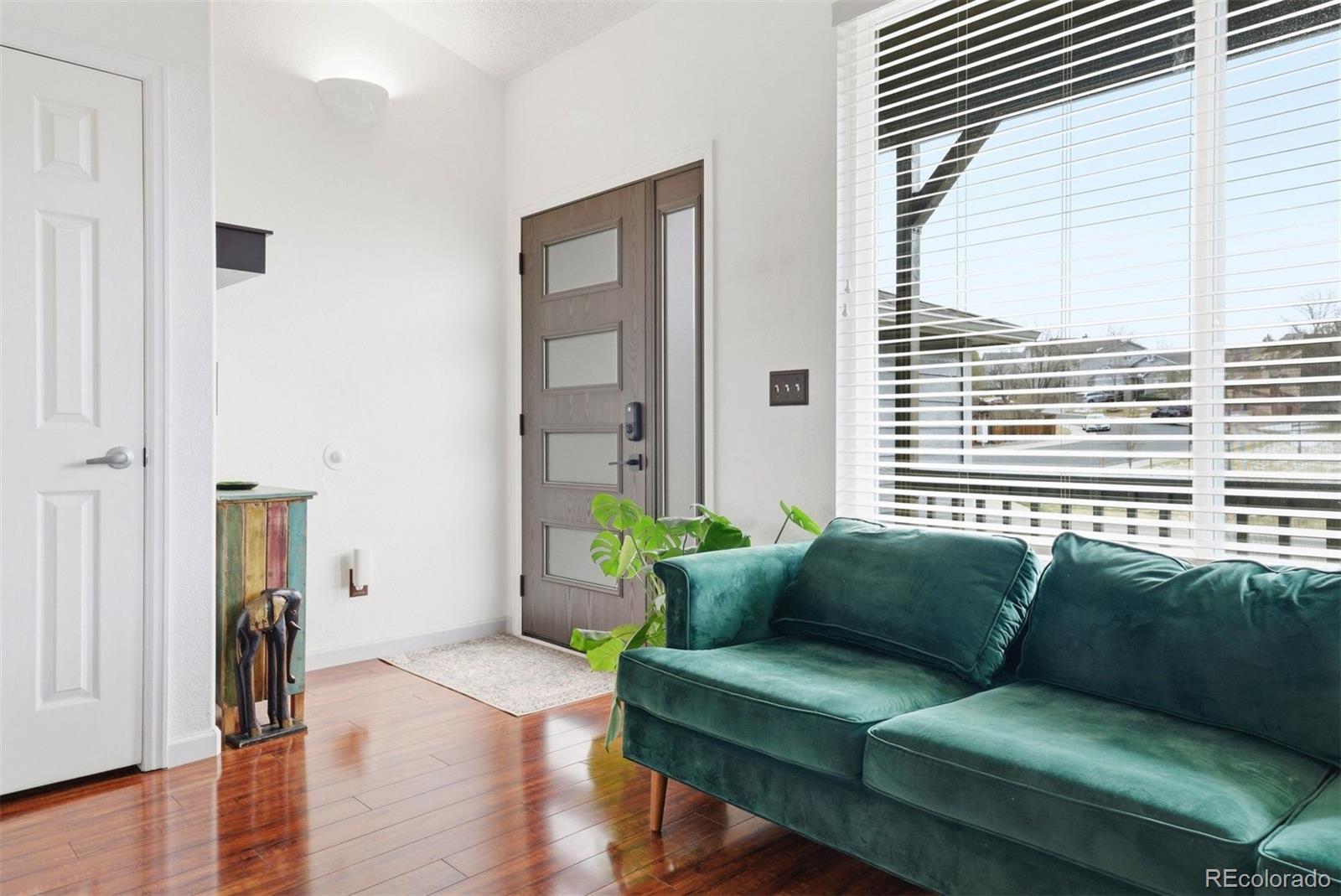 MLS Image #2 for 5493 s versailles street,aurora, Colorado