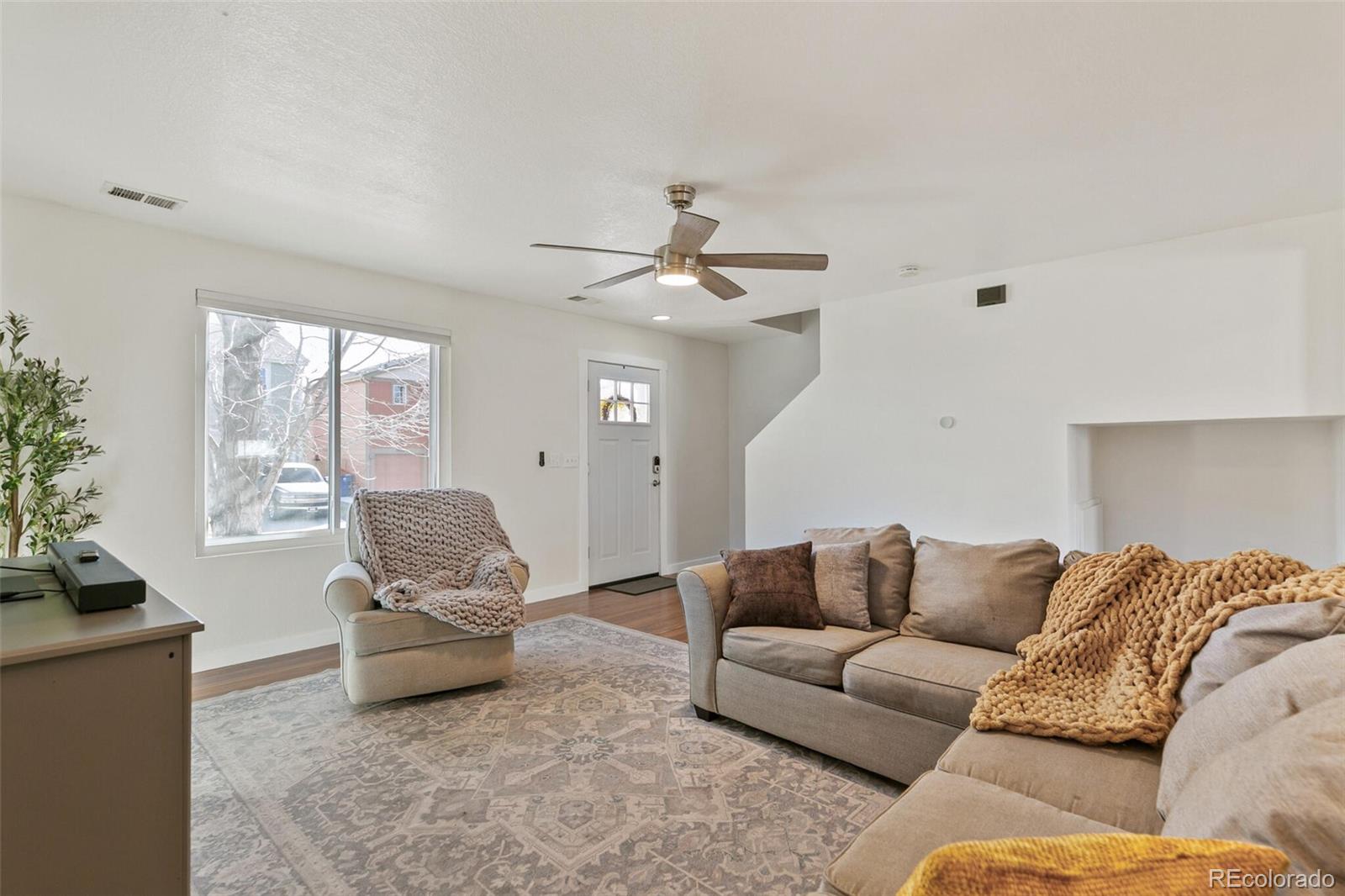 MLS Image #4 for 10137  fairfax court,thornton, Colorado